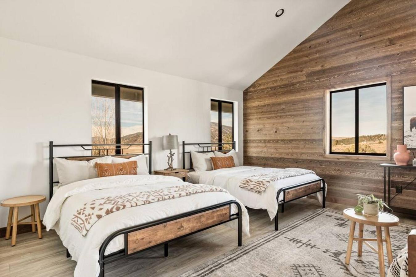 Steel Pine Lodge A Rustic Mountain Retreat Views Baldwin Lake Екстер'єр фото