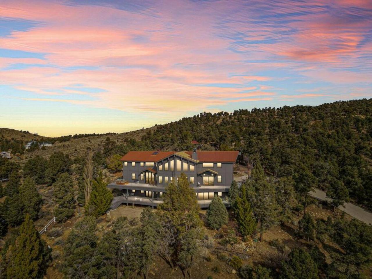 Steel Pine Lodge A Rustic Mountain Retreat Views Baldwin Lake Екстер'єр фото